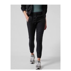Athleta Cabo Linen Jogger // Black